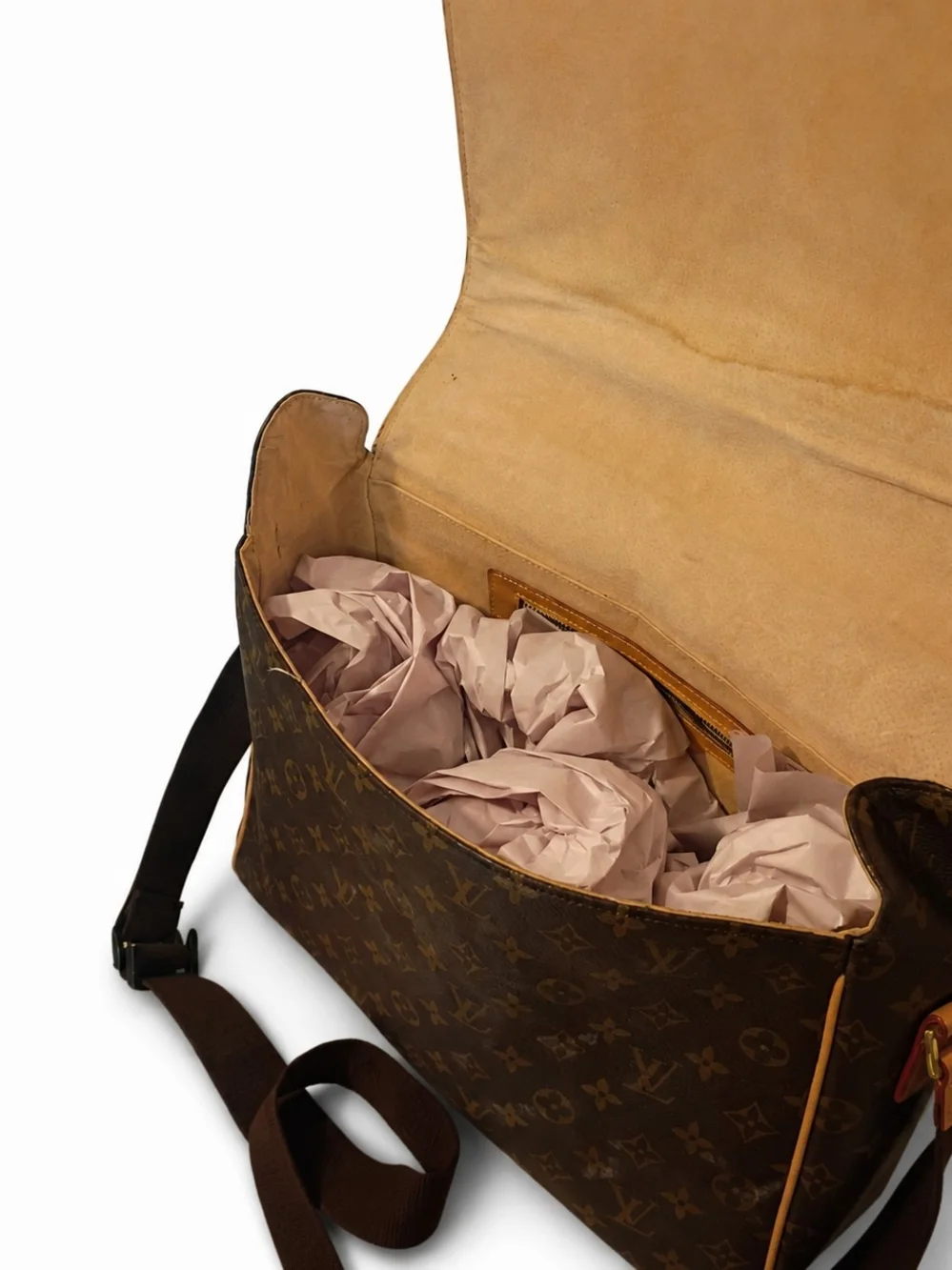 2004 Louis Vuitton Messenger Bag.